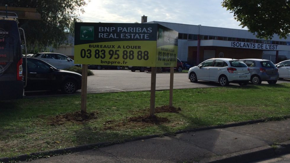 Panneau de signalisation pour BNP à Nancy