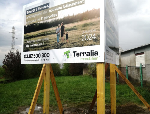 Terralia – Panneaux publicitaires 3 x 2 m en V – Piennes